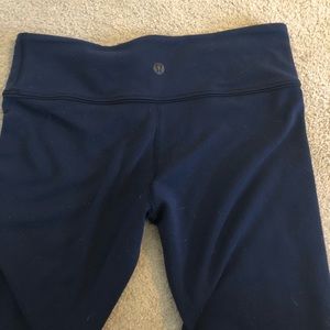 Dark navy blue lululemon wonder under leggings